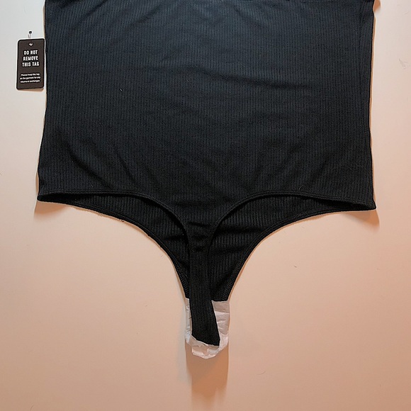 NWT Express | Adjustable Strap Ribbed Thong Bodysuit in Black, Sz L - Picture 4 of 7